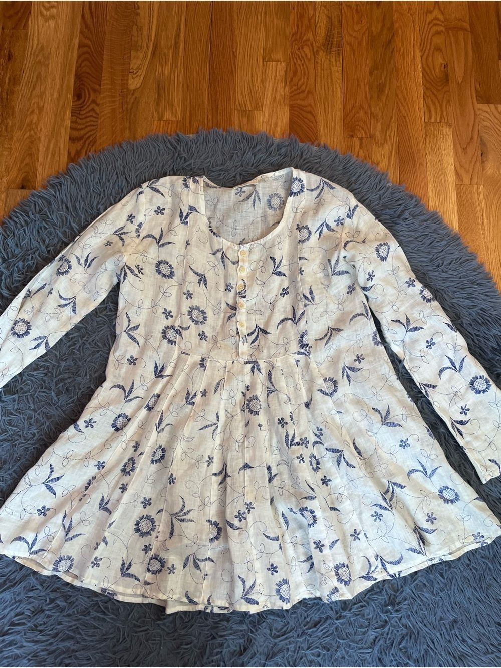 CP Shades White Blue Floral Peasant 100% Linen Tunic Blouse Size M Prairie